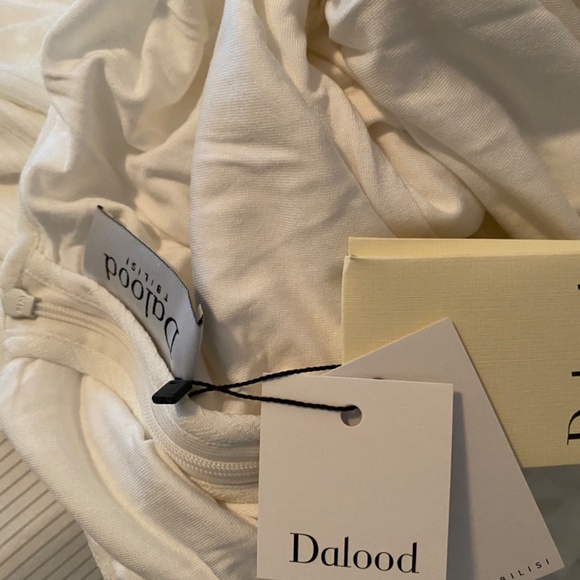 DALOOD WHITE DRESS W BACK DETAIL - Picture 5 of 6